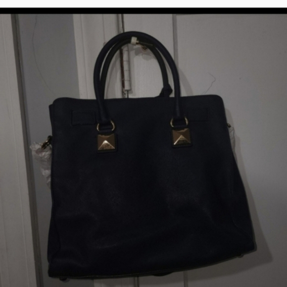 🍁🍂VERY RARE HTF Michael kors navy studded PYRAMID satchel - Picture 10 of 10